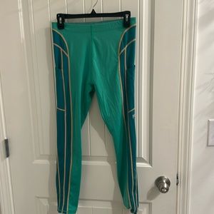 Fabletics exercise leggings large, pockets both sides
